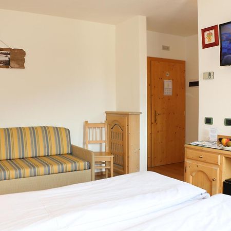 Hotel "La Suisse" リヴィーニョ エクステリア 写真