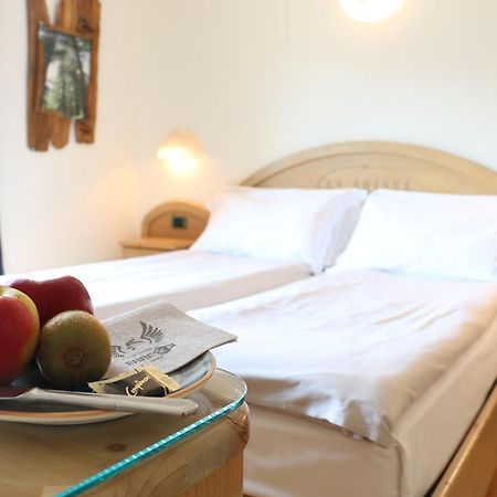 Hotel "La Suisse" リヴィーニョ エクステリア 写真