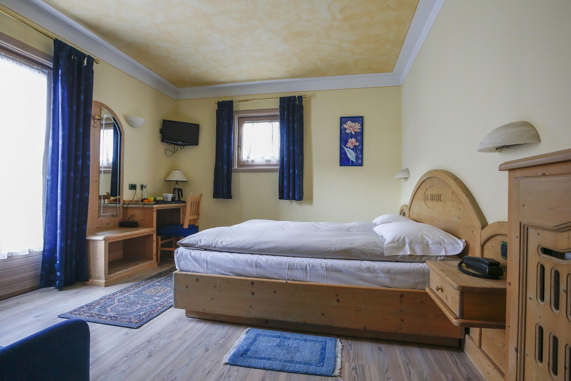 Hotel "La Suisse" リヴィーニョ エクステリア 写真