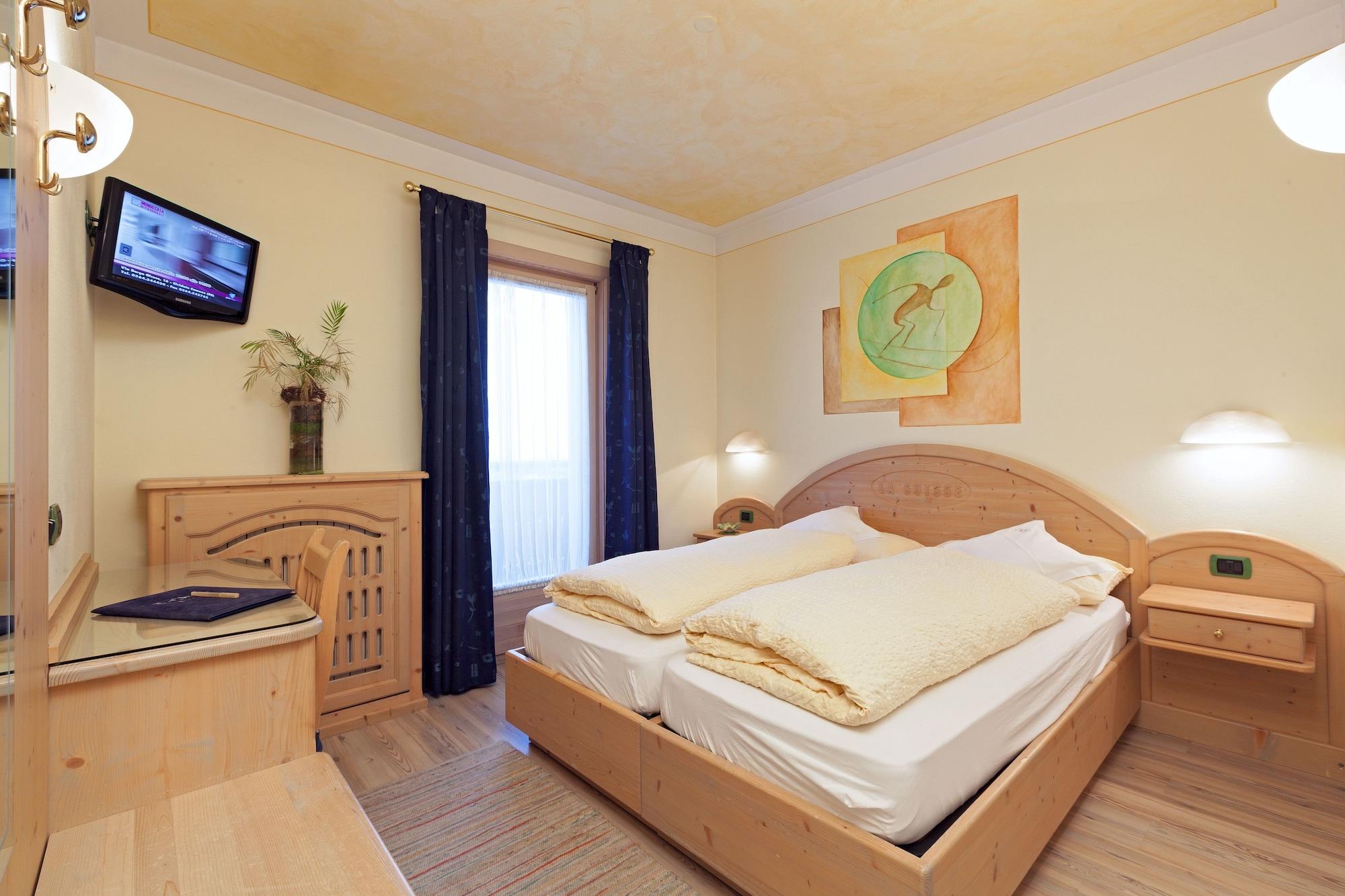Hotel "La Suisse" リヴィーニョ エクステリア 写真