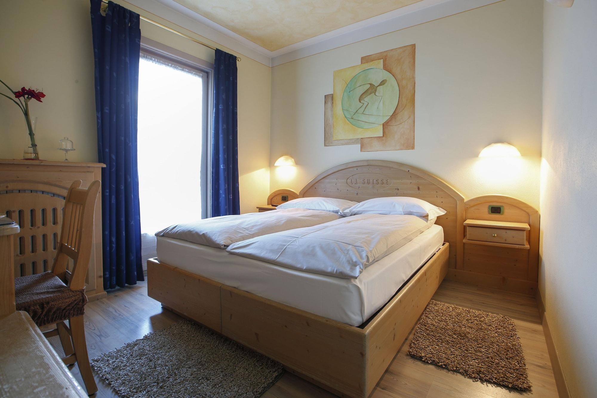 Hotel "La Suisse" リヴィーニョ エクステリア 写真
