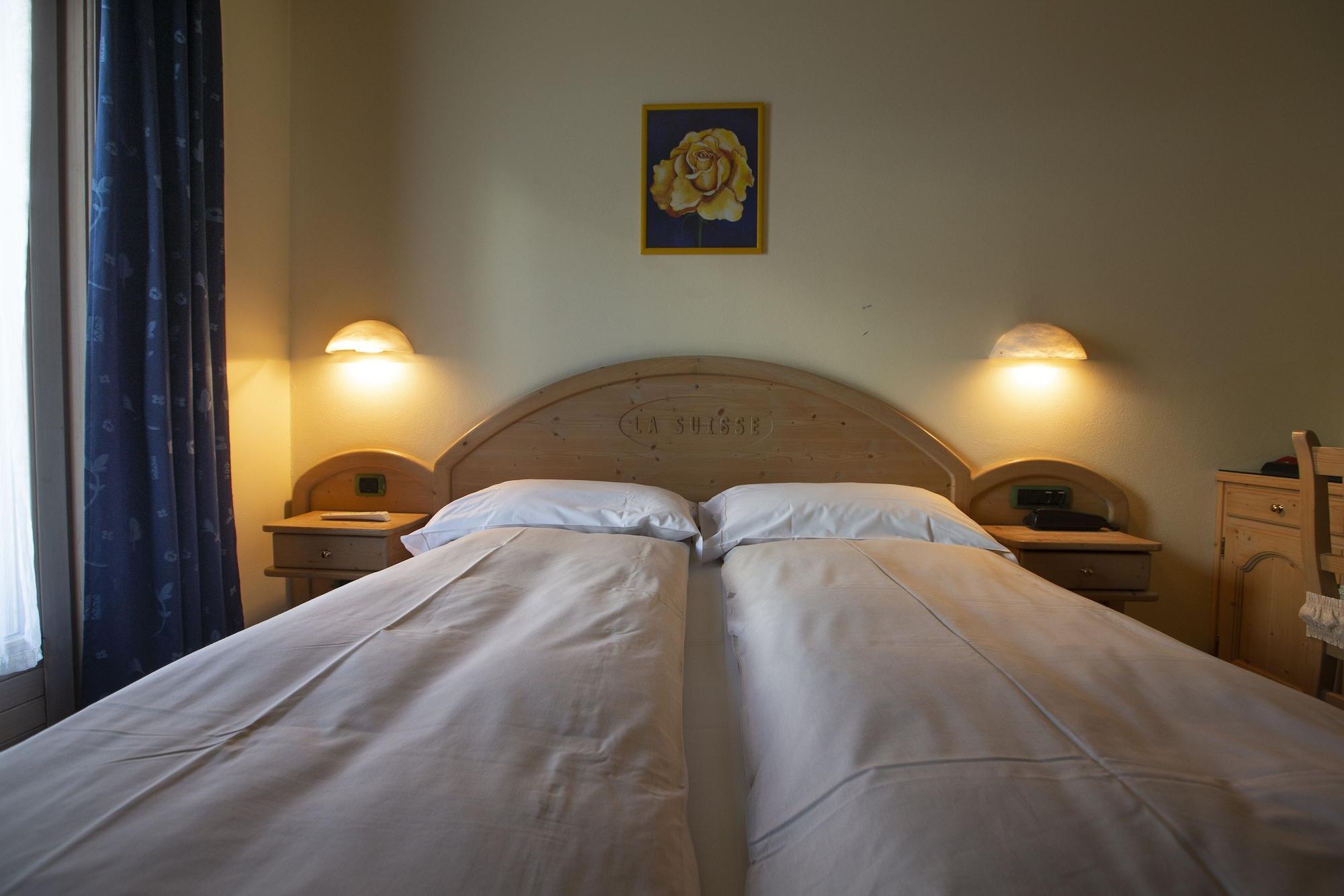 Hotel "La Suisse" リヴィーニョ エクステリア 写真