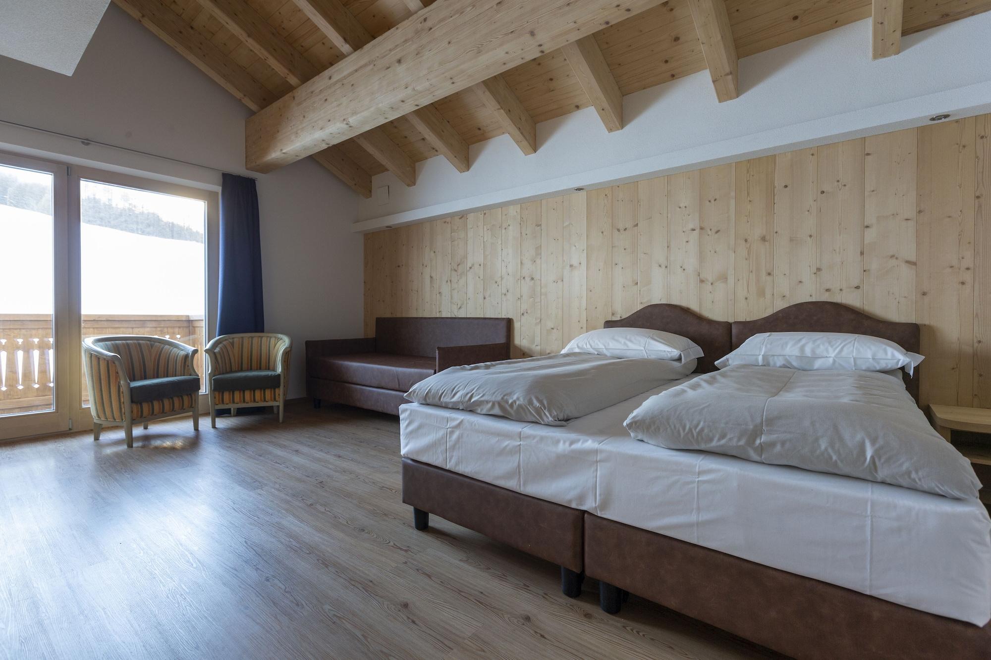Hotel "La Suisse" リヴィーニョ エクステリア 写真