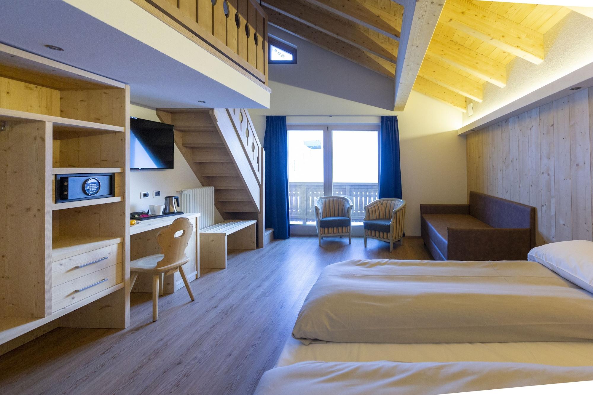 Hotel "La Suisse" リヴィーニョ エクステリア 写真