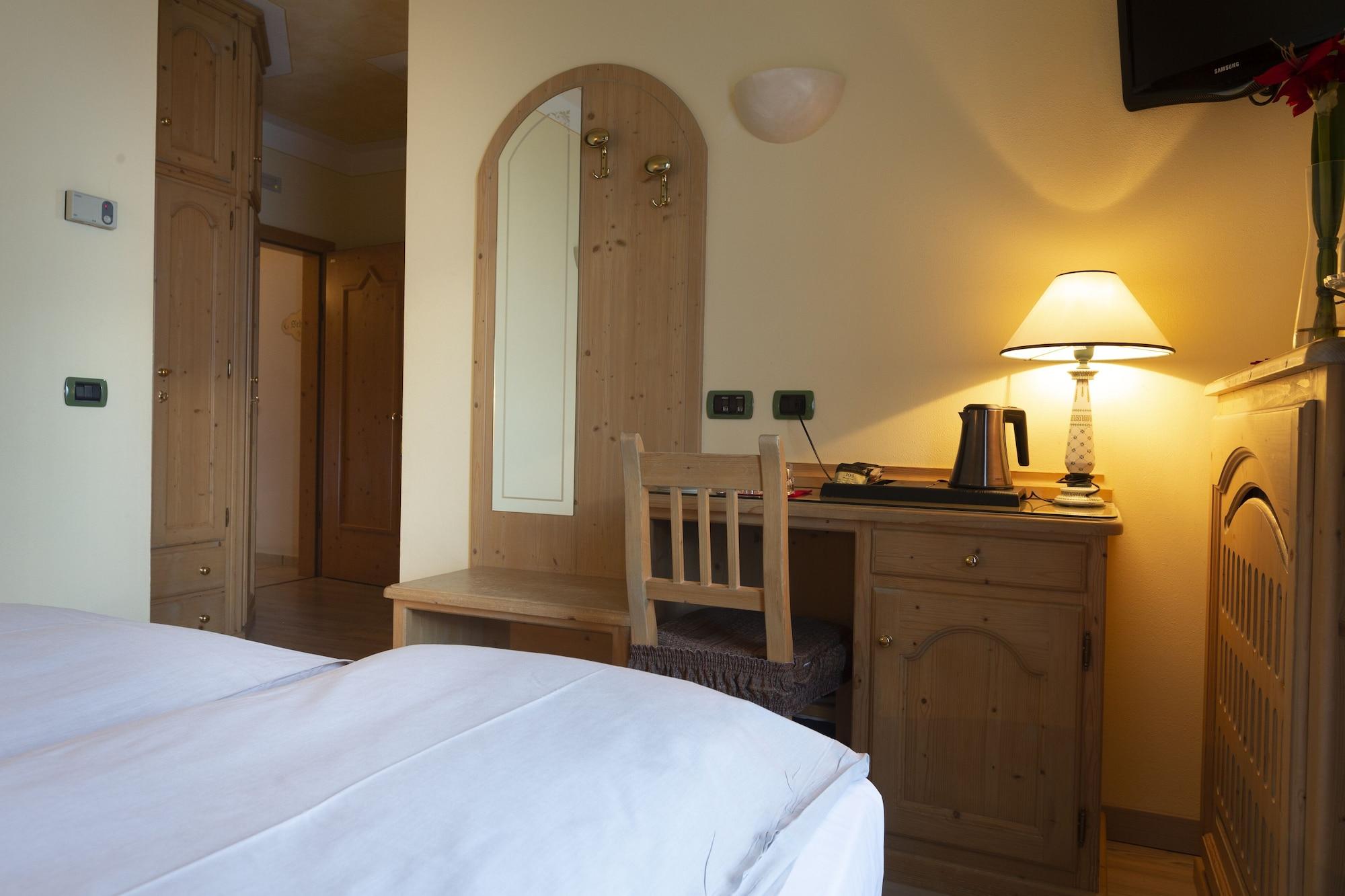 Hotel "La Suisse" リヴィーニョ エクステリア 写真