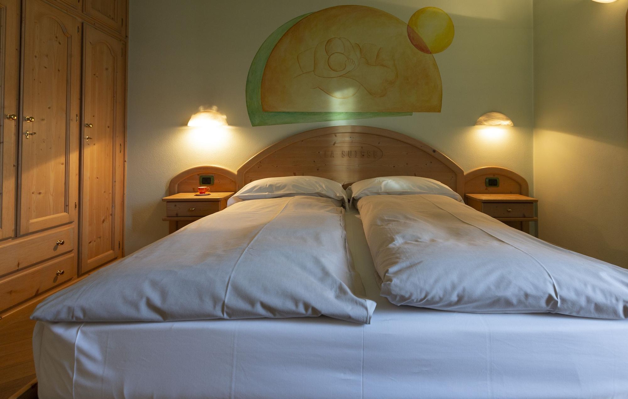 Hotel "La Suisse" リヴィーニョ エクステリア 写真