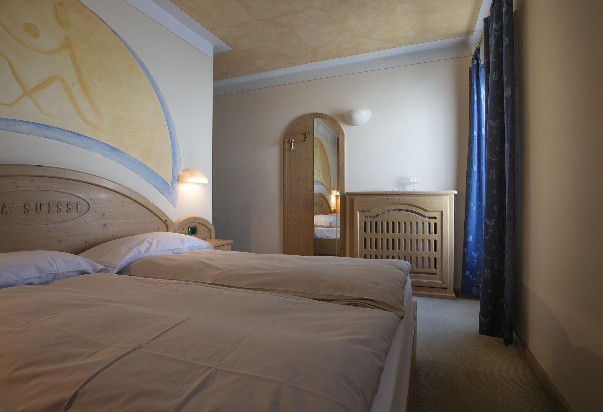 Hotel "La Suisse" リヴィーニョ エクステリア 写真