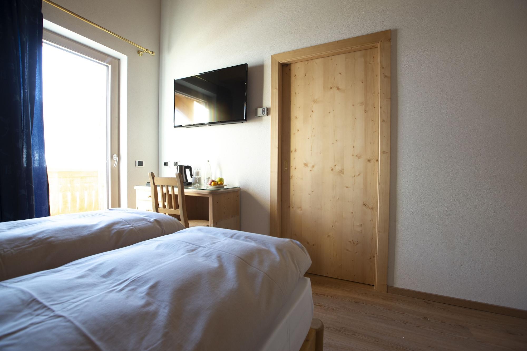 Hotel "La Suisse" リヴィーニョ エクステリア 写真