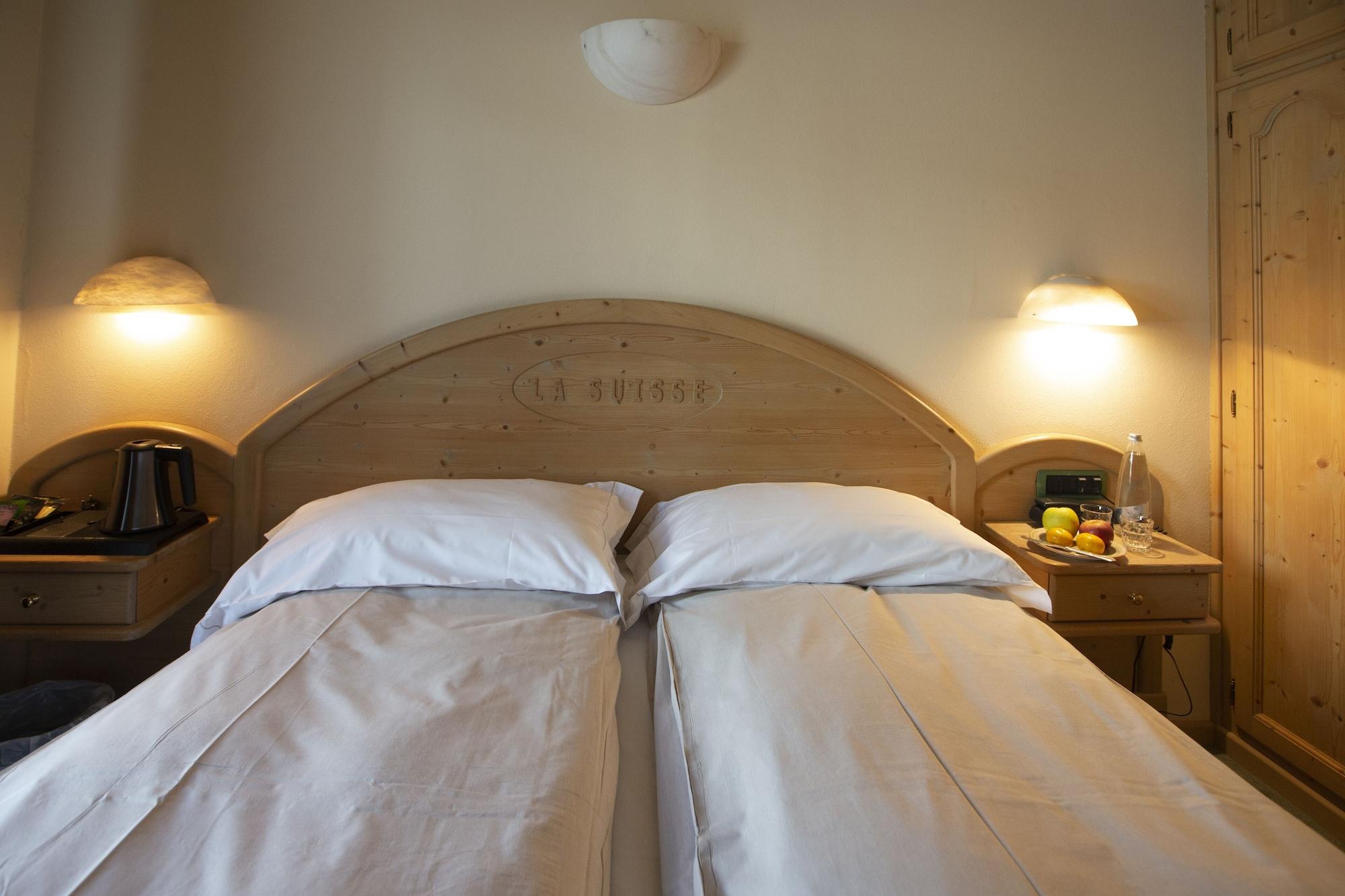 Hotel "La Suisse" リヴィーニョ エクステリア 写真
