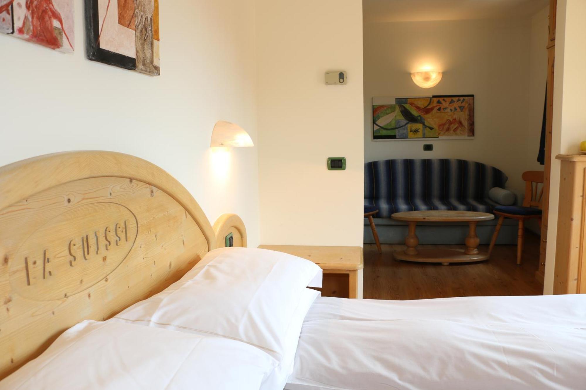Hotel "La Suisse" リヴィーニョ エクステリア 写真
