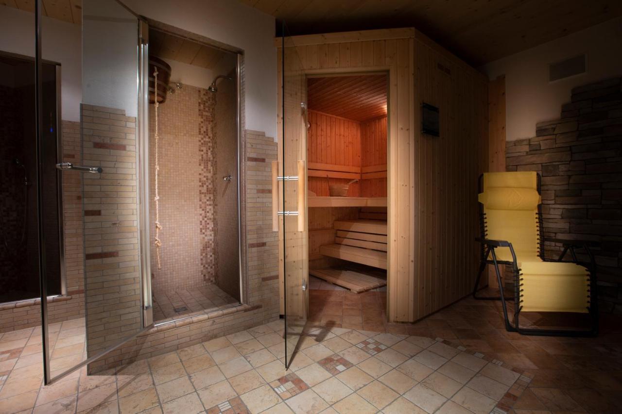 Hotel "La Suisse" リヴィーニョ エクステリア 写真