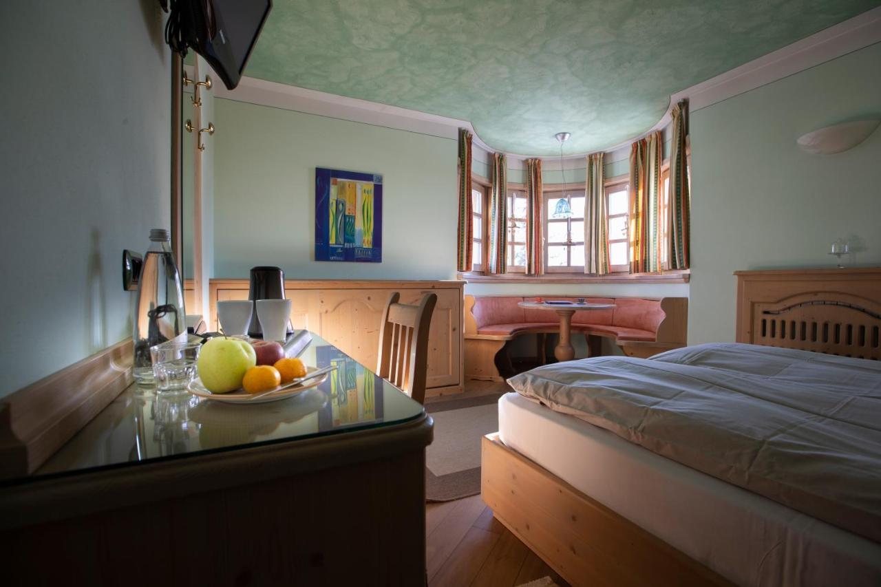 Hotel "La Suisse" リヴィーニョ エクステリア 写真